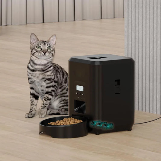Automatic Smart Feeder-Keeps Your Pet Fed Even When Your're Away.